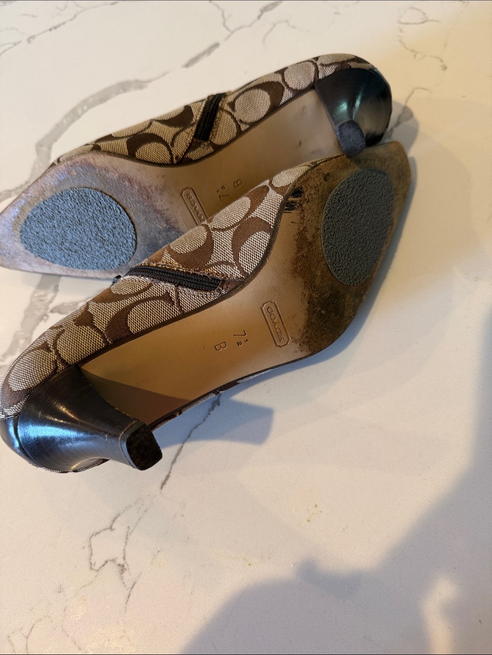 Coach Brown Signature Canvas Pointed Toe shootie Heels Made in Italy 7.5 - Picture 3 of 7